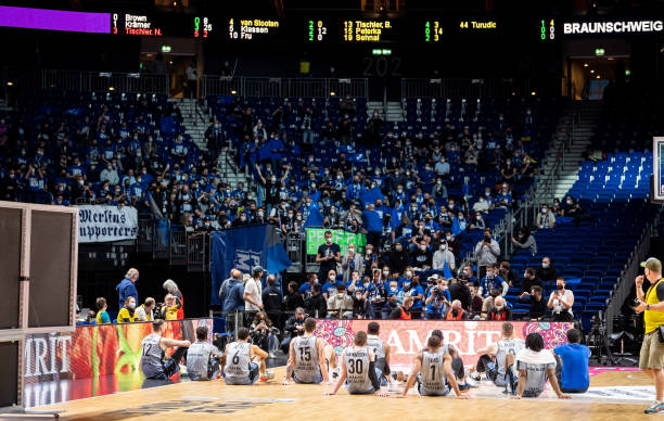 显示出了极 显示出了极