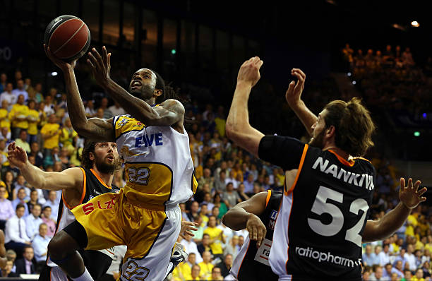 火箭防守 火箭防守