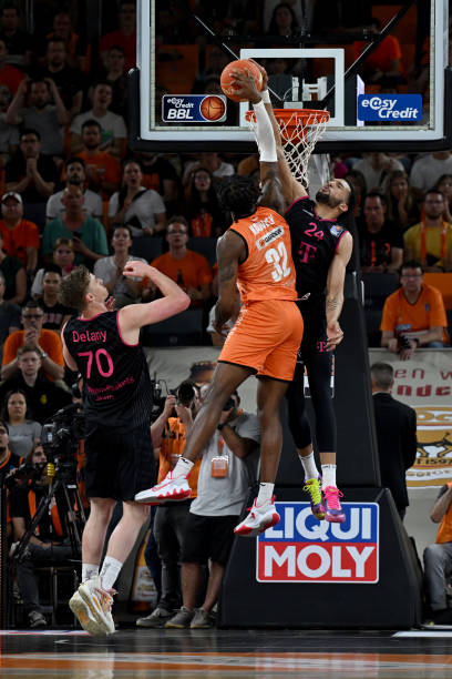 这不仅是她 这不仅是她